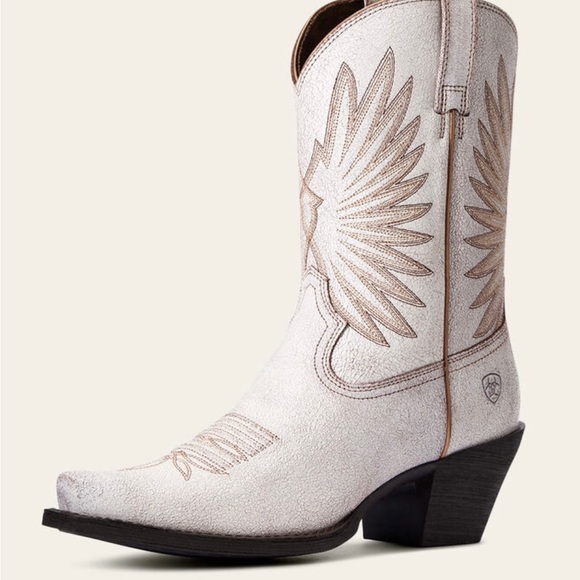 Women’s Dress/Fashion Boots - Picture 2 of 6